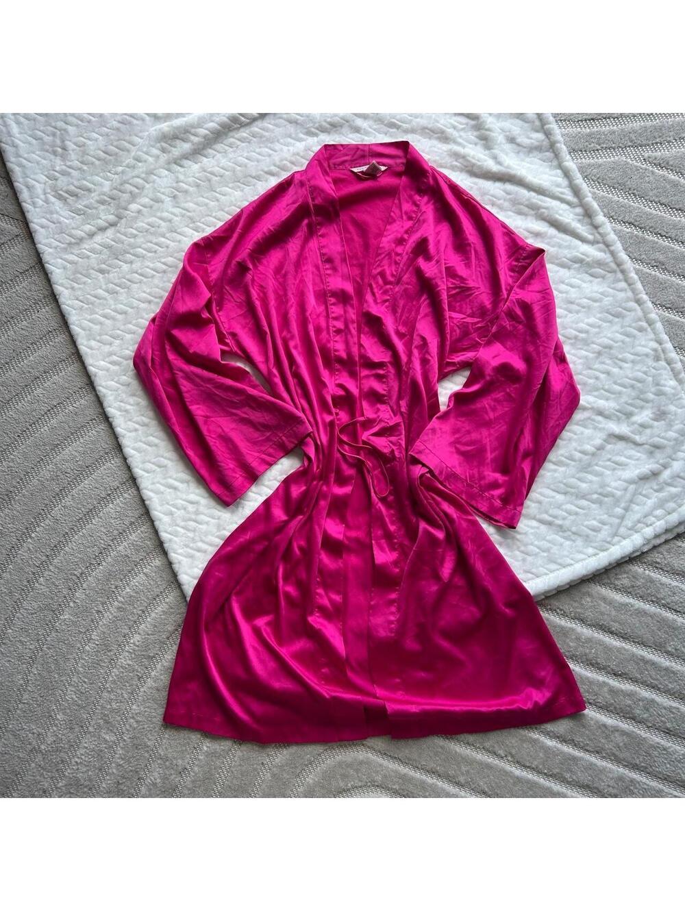 Victoria's Secret hot pink satin robe in a m #loungewear #sleepwear